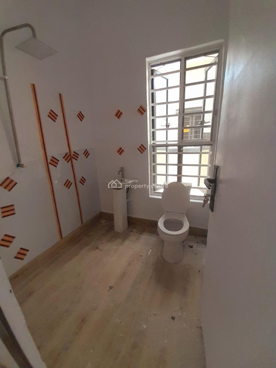 Bq in a Shared Apartment, Off Orchid Road, Lekki, Lagos, Self Contain (single Rooms) for Rent