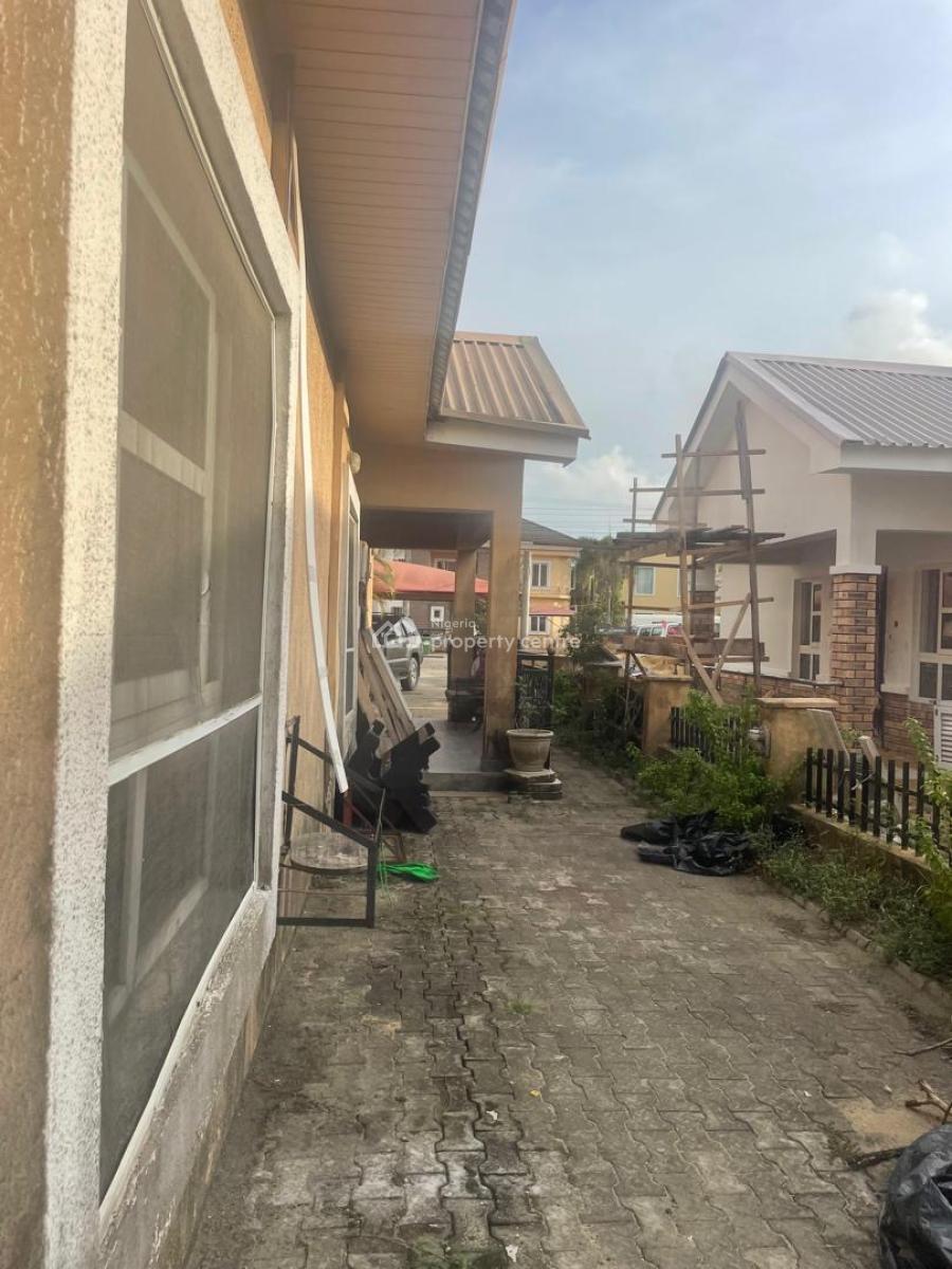 Nice Fully Service Bq, Chevron Drive, Lekki, Lagos, Self Contain (single Rooms) for Rent