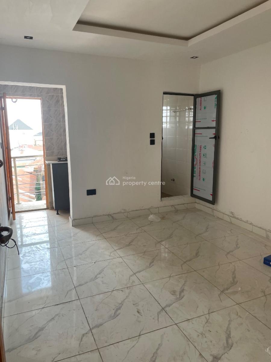 Roomself, Pedro Road, Shomolu, Lagos, Self Contain (single Rooms) for Rent