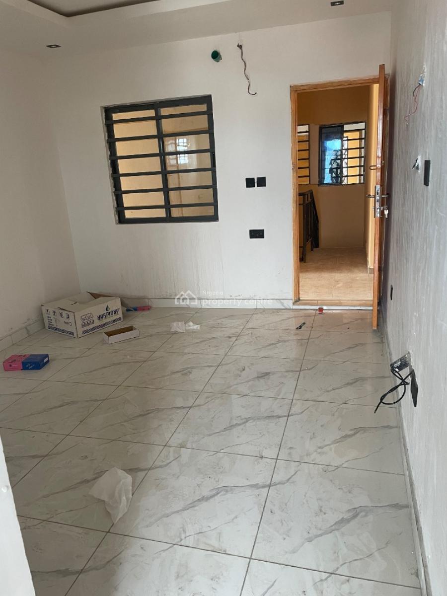 Roomself, Pedro Road, Shomolu, Lagos, Self Contain (single Rooms) for Rent