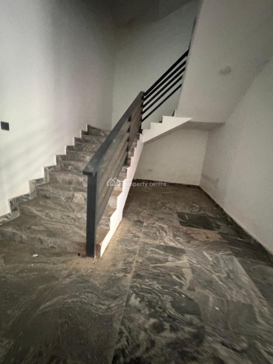 Newly Built Office Complex on 3 Floors,elevator,990 Lettable Spaces, Strategic Location, Wuse 2, Abuja, Plaza / Complex / Mall for Rent