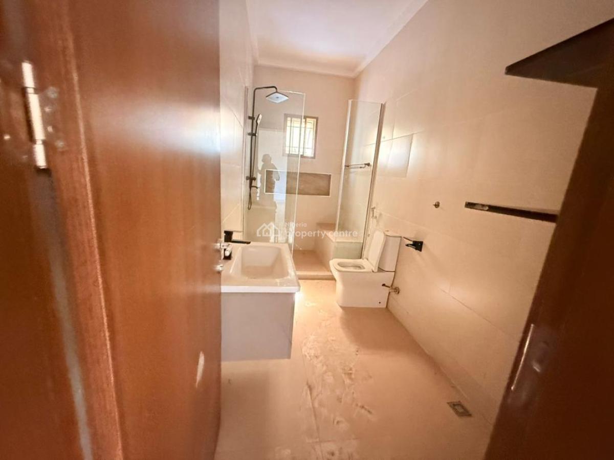 Beautiful 5 Bedroom Semi Detached Serviced Duplex,bq, Nice Environment, Serene Neighborhood, Good Access Road, Asokoro District, Abuja, Semi-detached Duplex for Rent