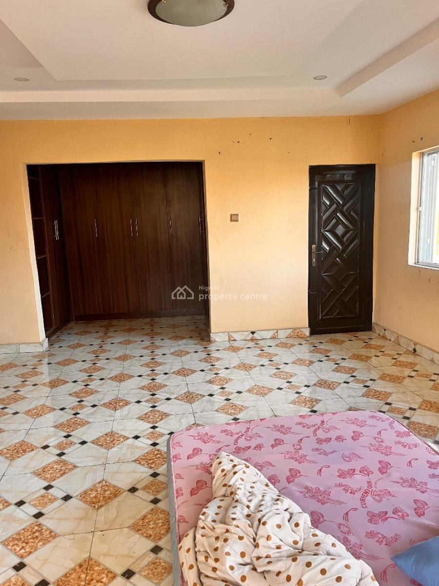 Standard N Massive Shared Apt, Royal Palm Estate Badore, Badore, Ajah, Lagos, Flat / Apartment for Rent