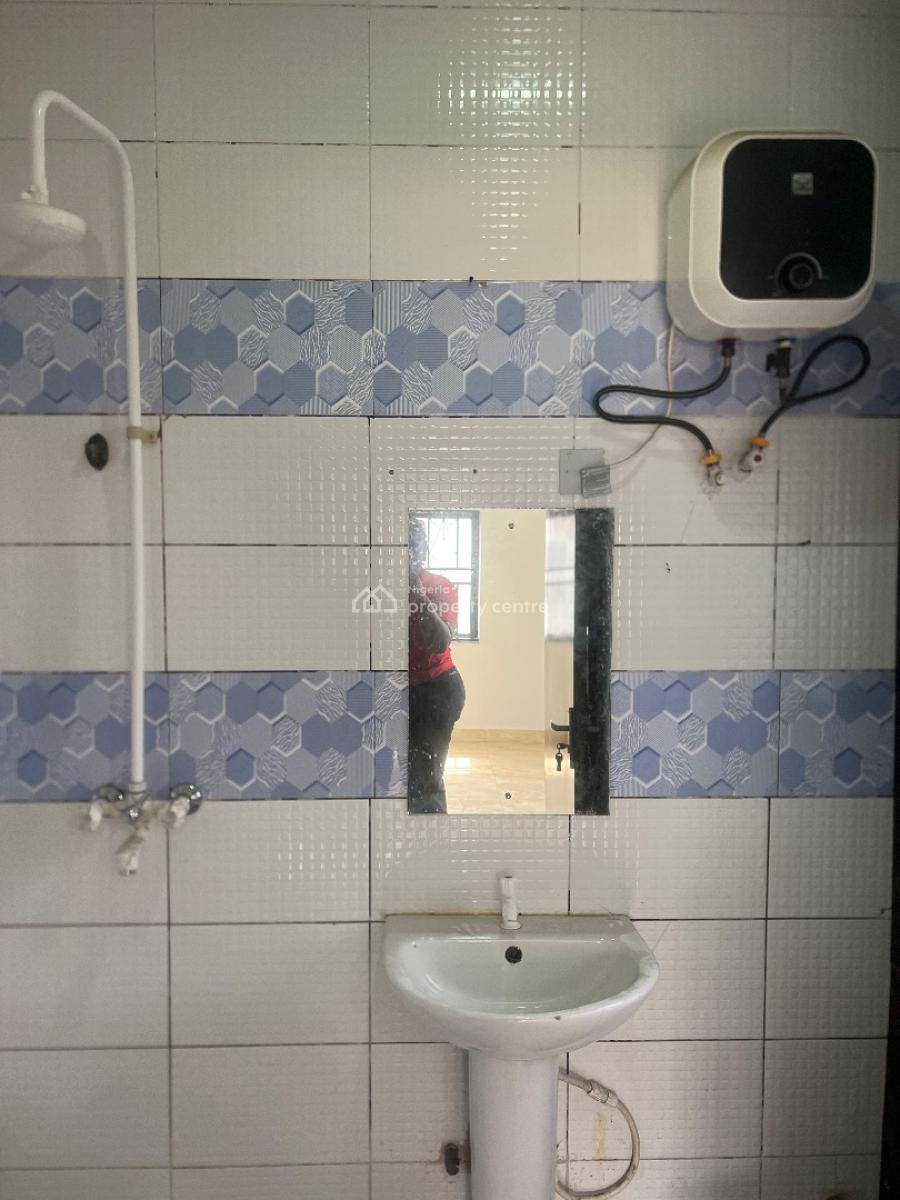 2bedroom Flat, Admiralty Way, Lekki Phase 1, Lekki, Lagos, Flat / Apartment for Rent