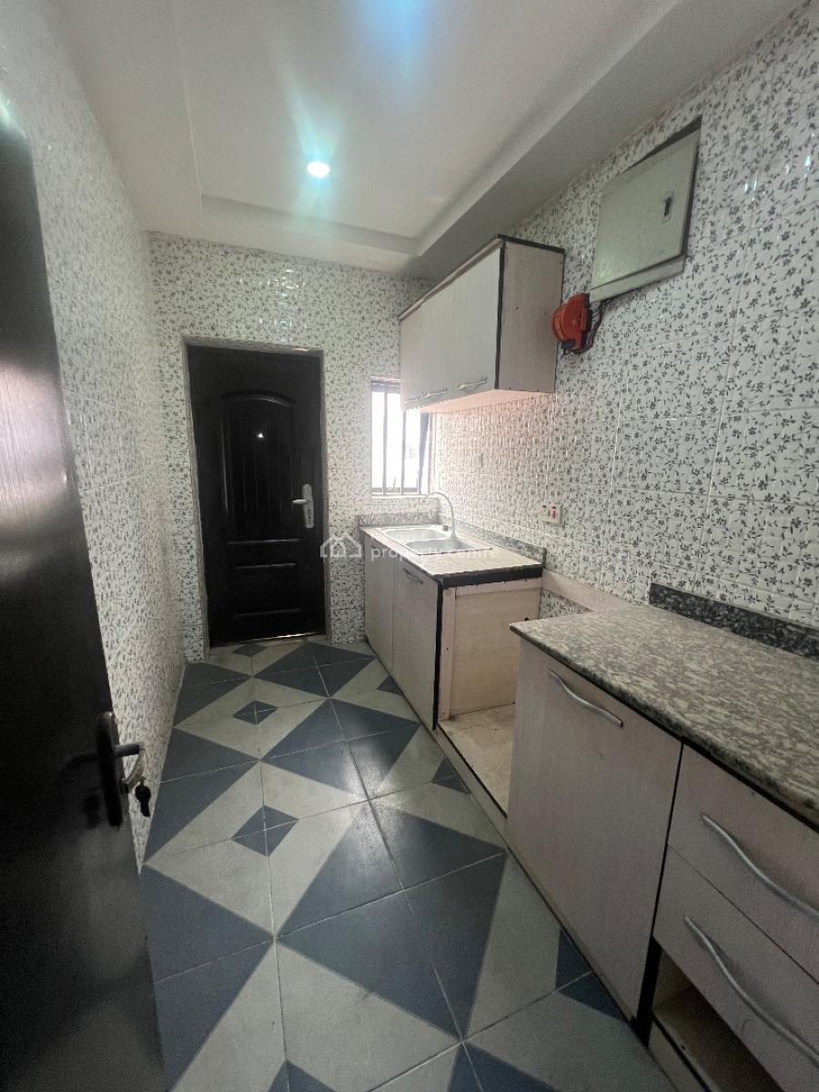 2bedroom Flat, Admiralty Way, Lekki Phase 1, Lekki, Lagos, Flat / Apartment for Rent
