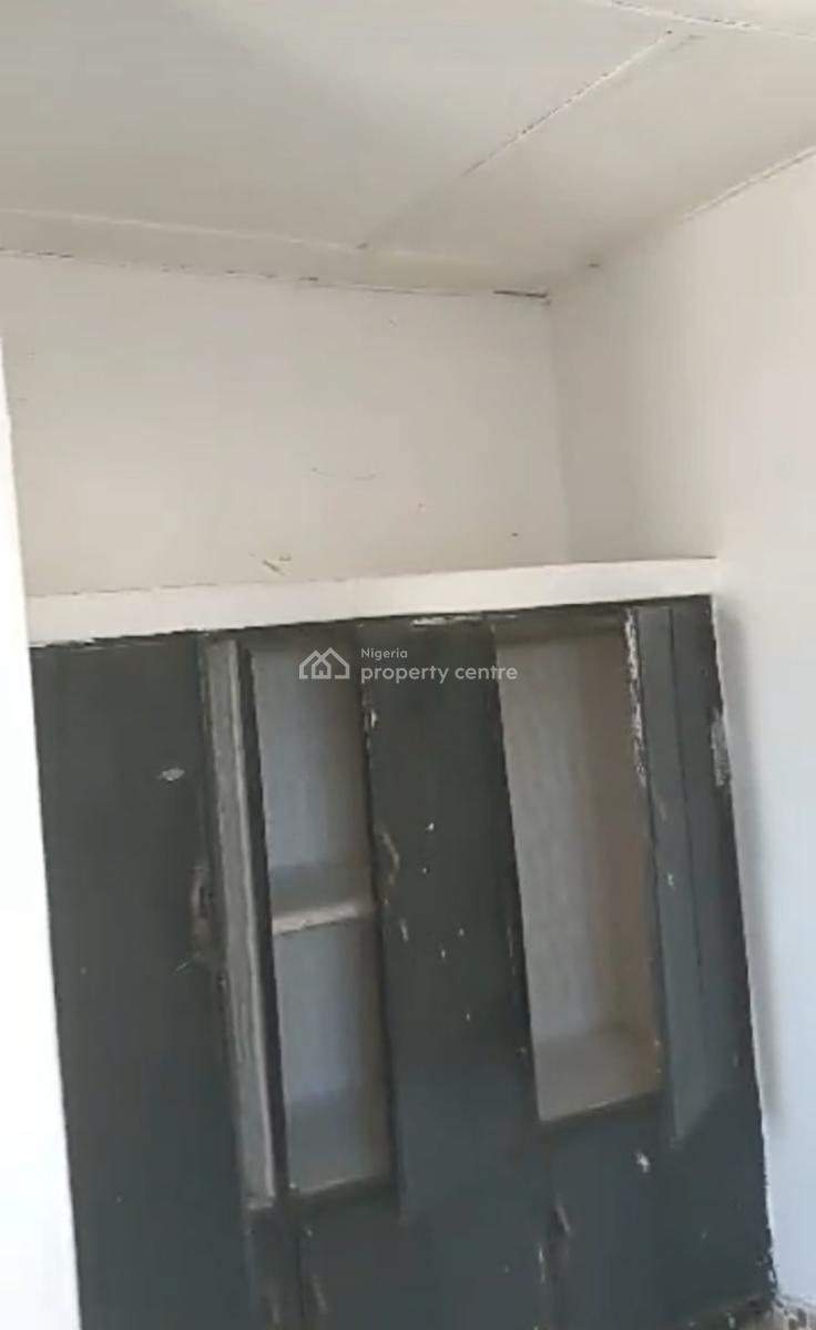 Renovated Mini Flat at Thomas Estate { Video}, Thomas Estate, Ajah, Lagos, Mini Flat (room and Parlour) for Rent