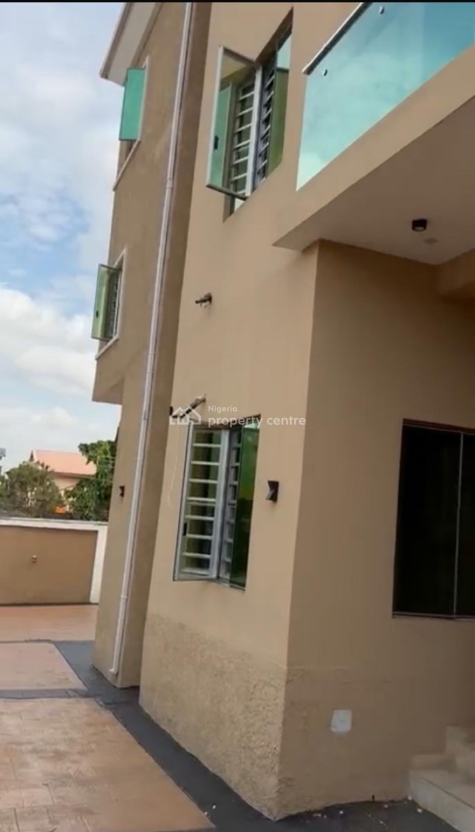 Perfectly Built Unit of 3 Bedroom Flat at Magodo Phase 2., Gra Phase 2, Magodo, Lagos, Block of Flats for Sale