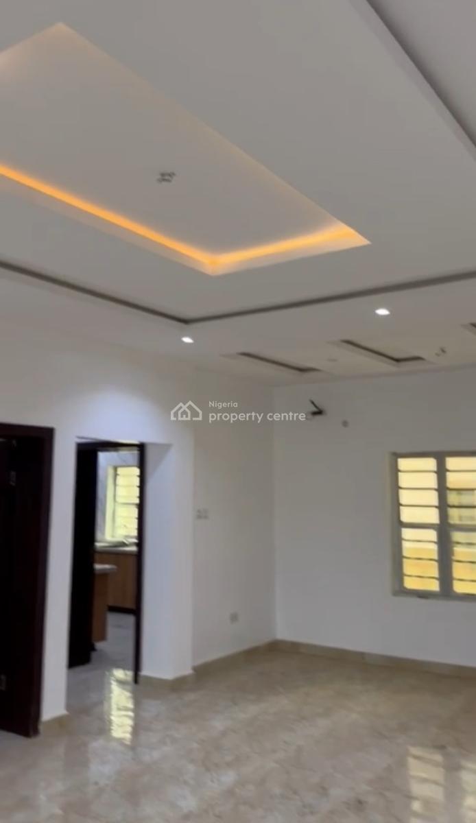 Perfectly Built Unit of 3 Bedroom Flat at Magodo Phase 2., Gra Phase 2, Magodo, Lagos, Block of Flats for Sale