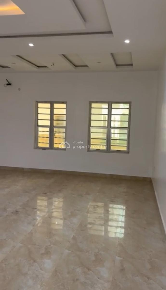 Perfectly Built Unit of 3 Bedroom Flat at Magodo Phase 2., Gra Phase 2, Magodo, Lagos, Block of Flats for Sale