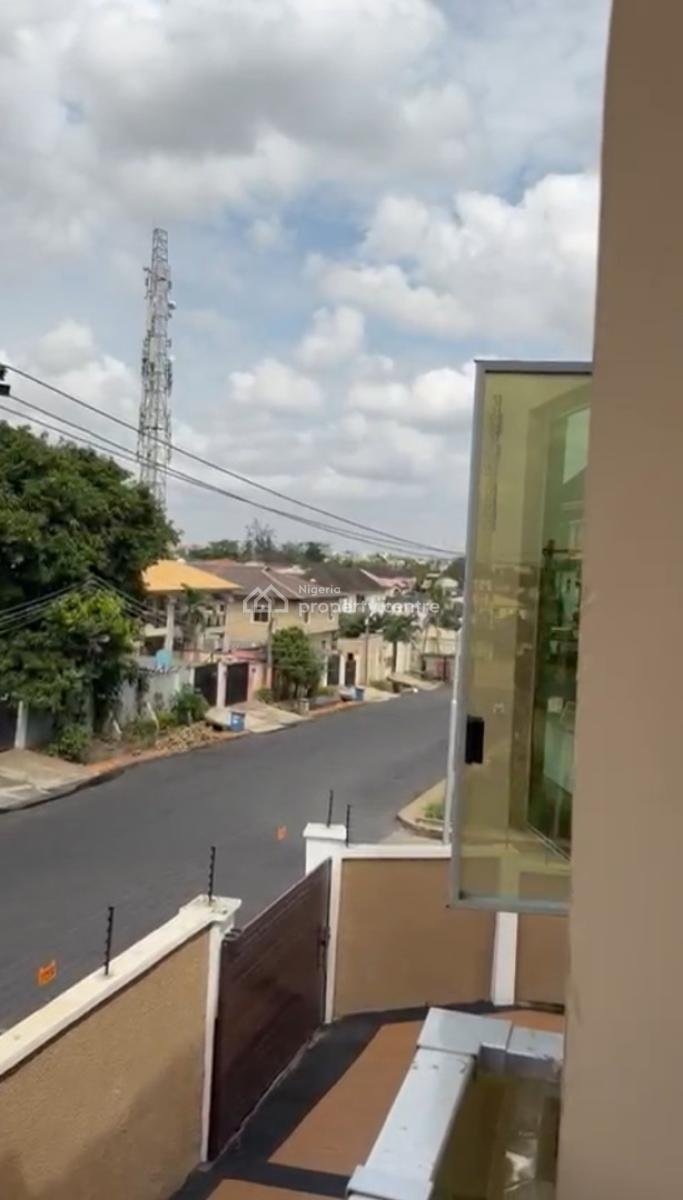 Perfectly Built Unit of 3 Bedroom Flat at Magodo Phase 2., Gra Phase 2, Magodo, Lagos, Block of Flats for Sale