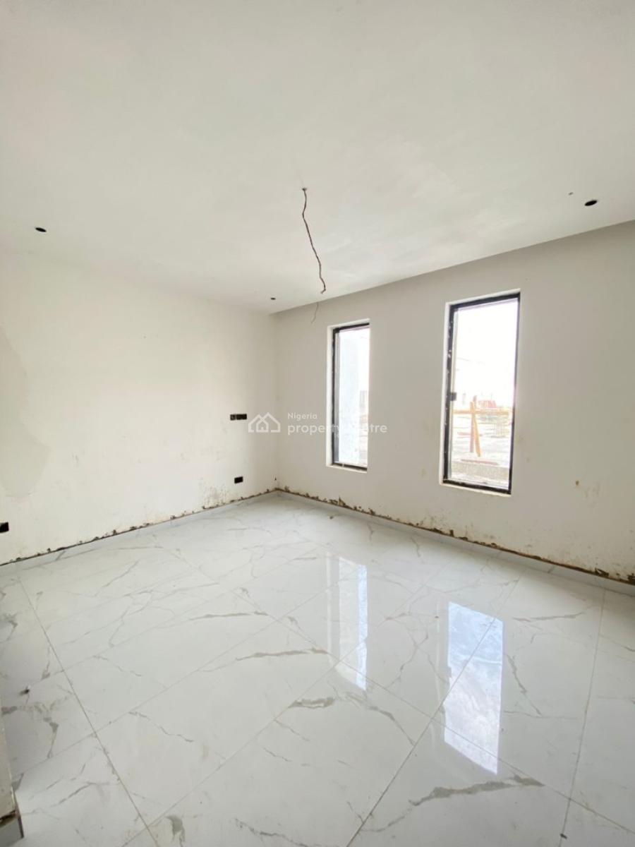 Spacious 2bedroom Apartment Within a Serene Environ, Lekki Phase 1, Lekki, Lagos, Flat / Apartment for Sale