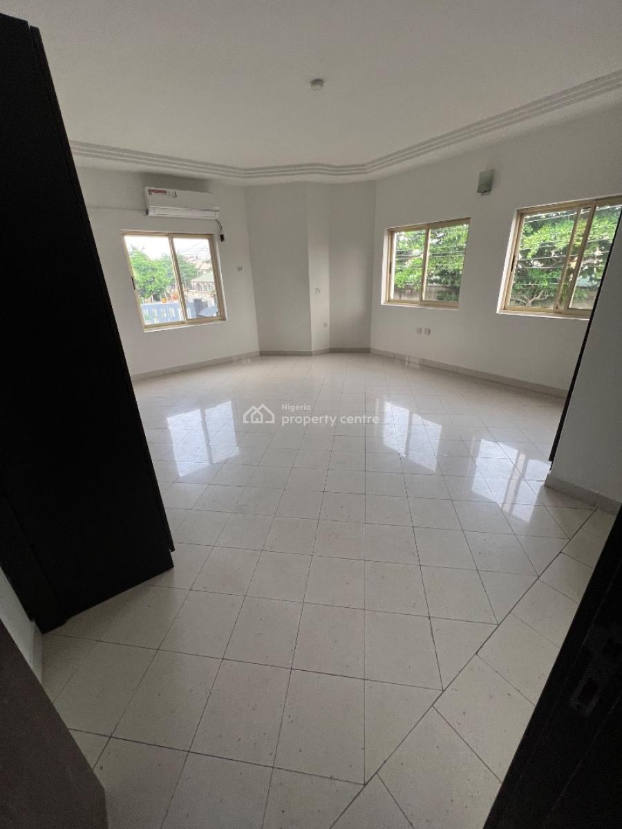 Spacious Luxury 3-bedroom Apartment with a Room Bq in Lekki, Lekki Phase 1, Lekki, Lagos, Flat / Apartment for Rent