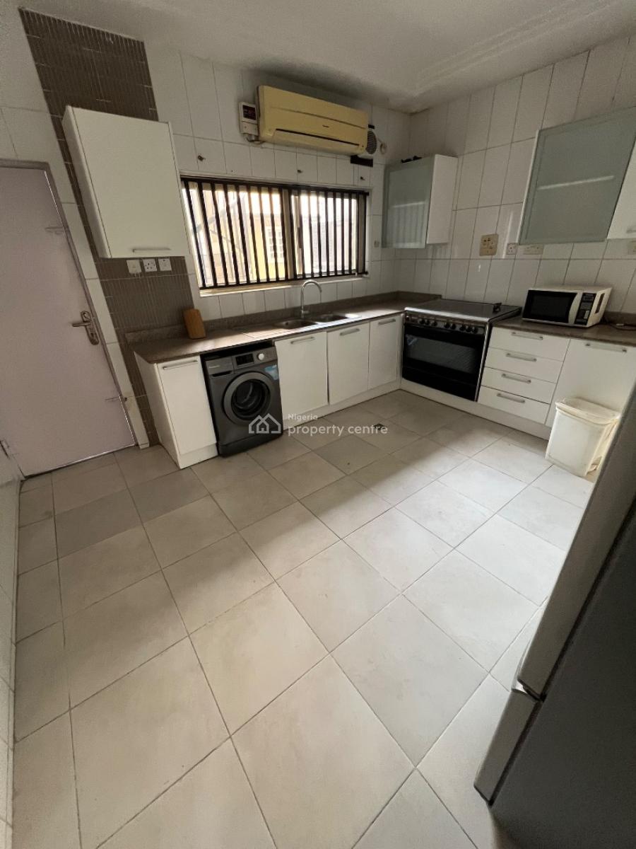 Spacious Luxury 3-bedroom Apartment with a Room Bq in Lekki, Lekki Phase 1, Lekki, Lagos, Flat / Apartment for Rent