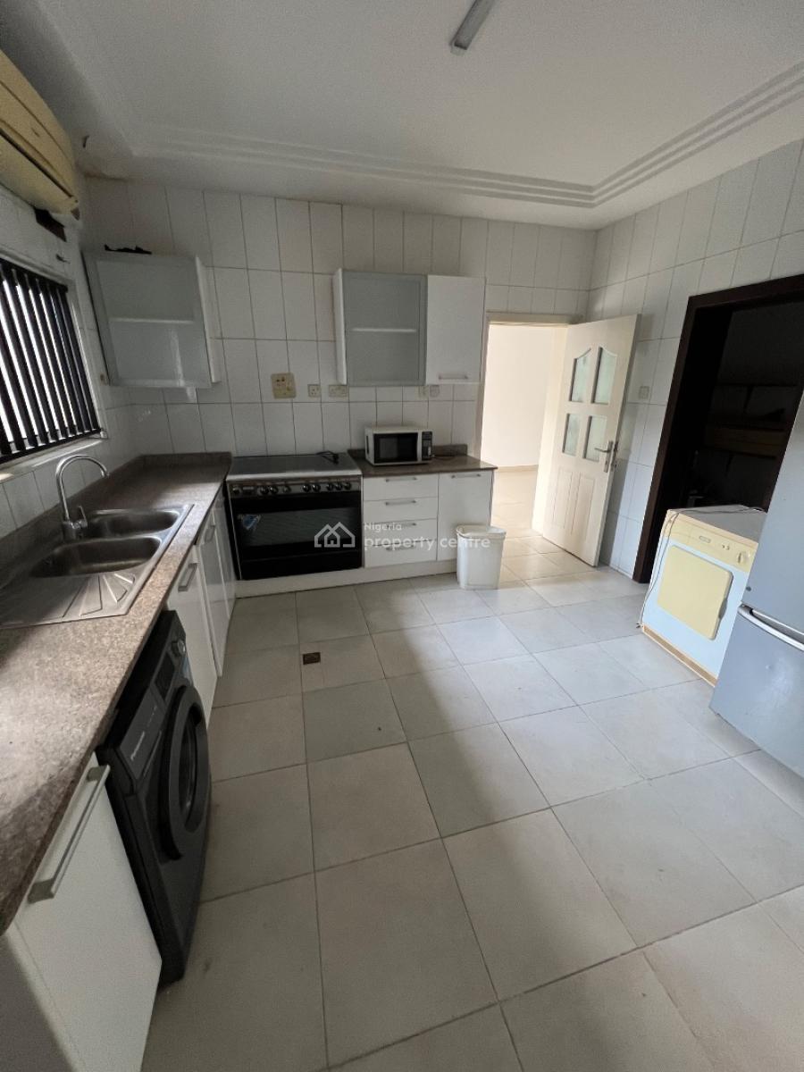 Spacious Luxury 3-bedroom Apartment with a Room Bq in Lekki, Lekki Phase 1, Lekki, Lagos, Flat / Apartment for Rent