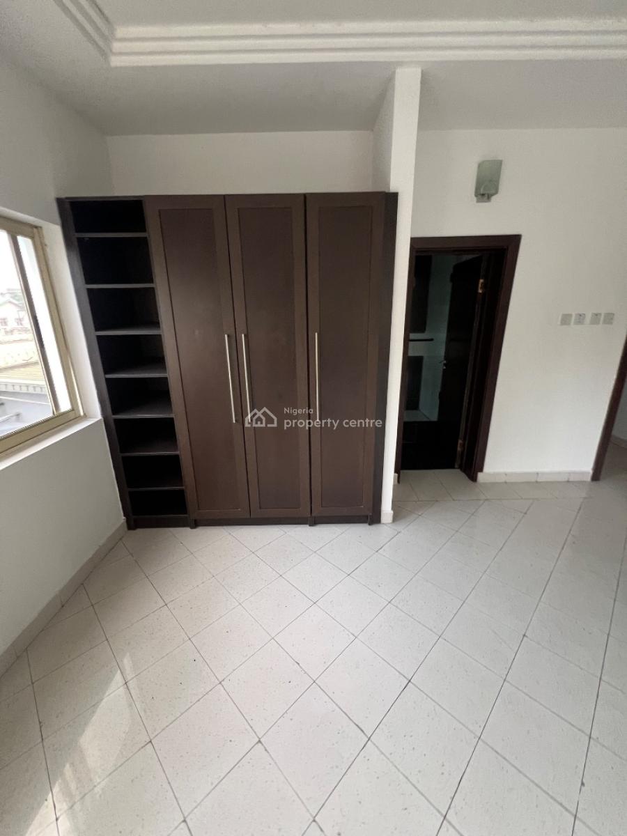 Spacious Luxury 3-bedroom Apartment with a Room Bq in Lekki, Lekki Phase 1, Lekki, Lagos, Flat / Apartment for Rent
