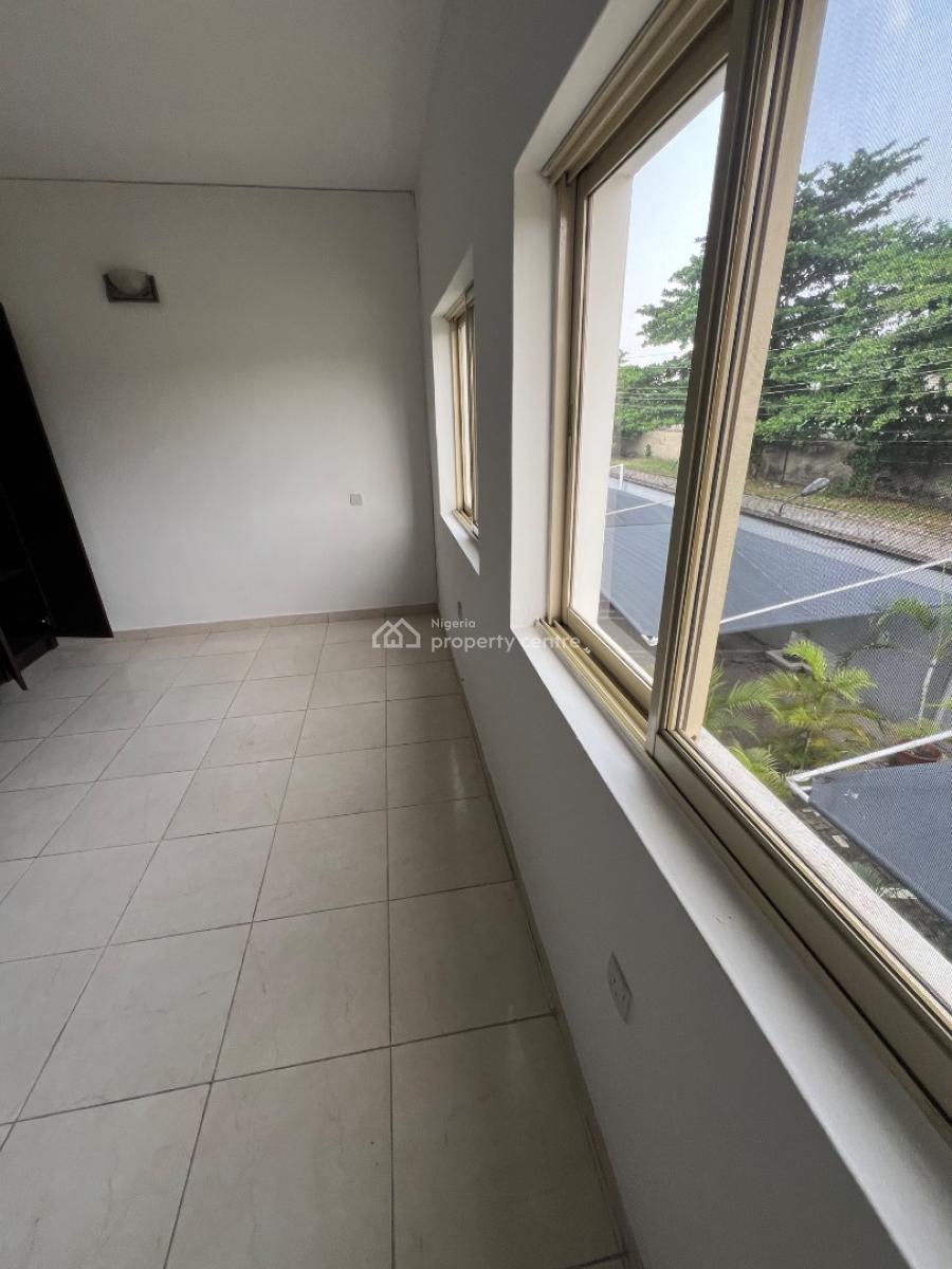 Spacious Luxury 3-bedroom Apartment with a Room Bq in Lekki, Lekki Phase 1, Lekki, Lagos, Flat / Apartment for Rent