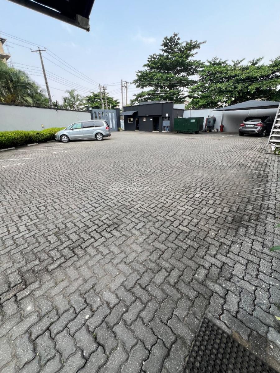 Spacious Luxury 3-bedroom Apartment with a Room Bq in Lekki, Lekki Phase 1, Lekki, Lagos, Flat / Apartment for Rent