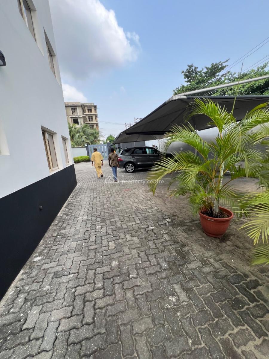 Spacious Luxury 3-bedroom Apartment with a Room Bq in Lekki, Lekki Phase 1, Lekki, Lagos, Flat / Apartment for Rent