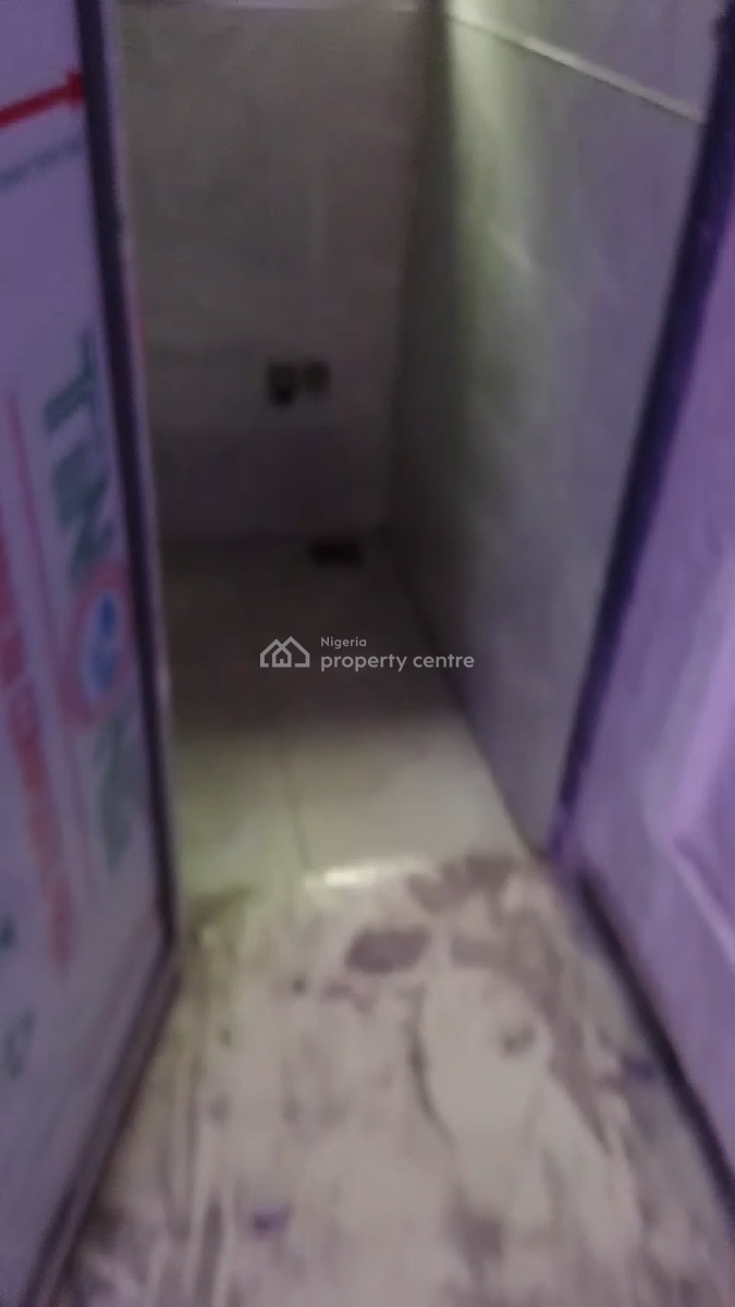 Executive 3brm, Ago Palace, Isolo, Lagos, Flat / Apartment for Rent