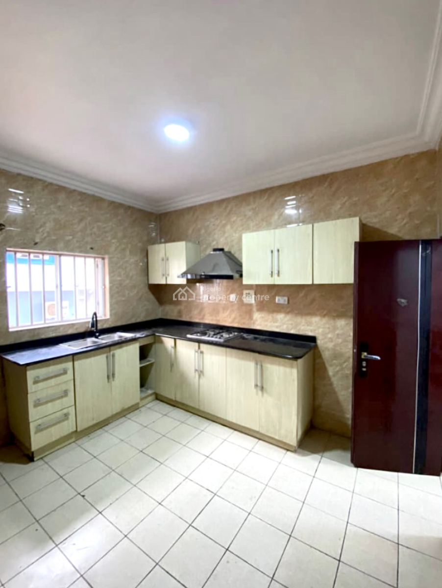 Luxury Spacious 2 Bedroom Apartment on First Floor (upstairs), Bera Estate, Chevron Drive, Chevron, Lekki, Lagos, Flat / Apartment for Rent