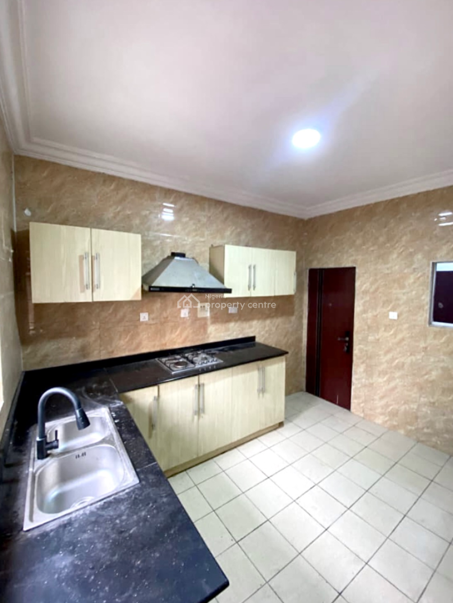 Luxury Spacious 2 Bedroom Apartment on First Floor (upstairs), Bera Estate, Chevron Drive, Chevron, Lekki, Lagos, Flat / Apartment for Rent