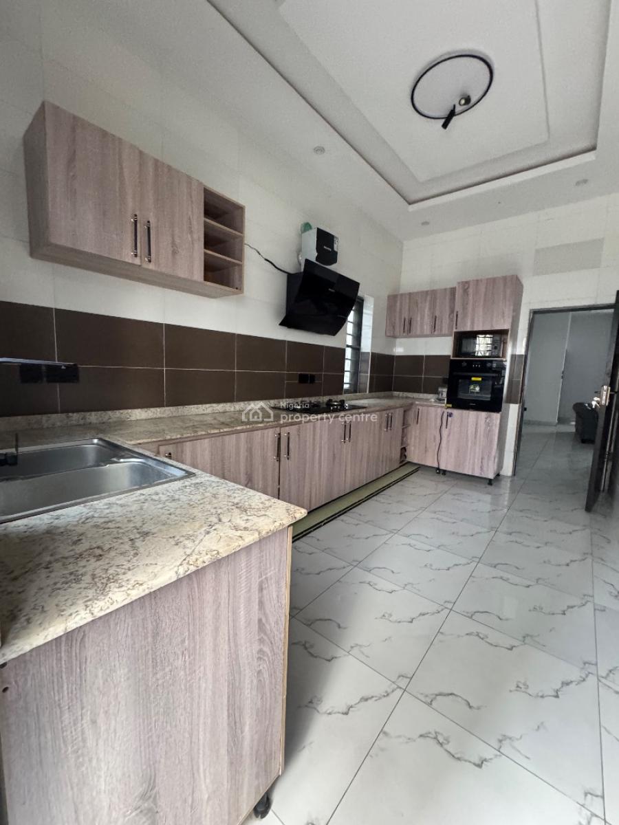 Super Distress 4bedroom Detached Duplex with Bq, Ikota, Lekki, Lagos, Detached Duplex for Sale