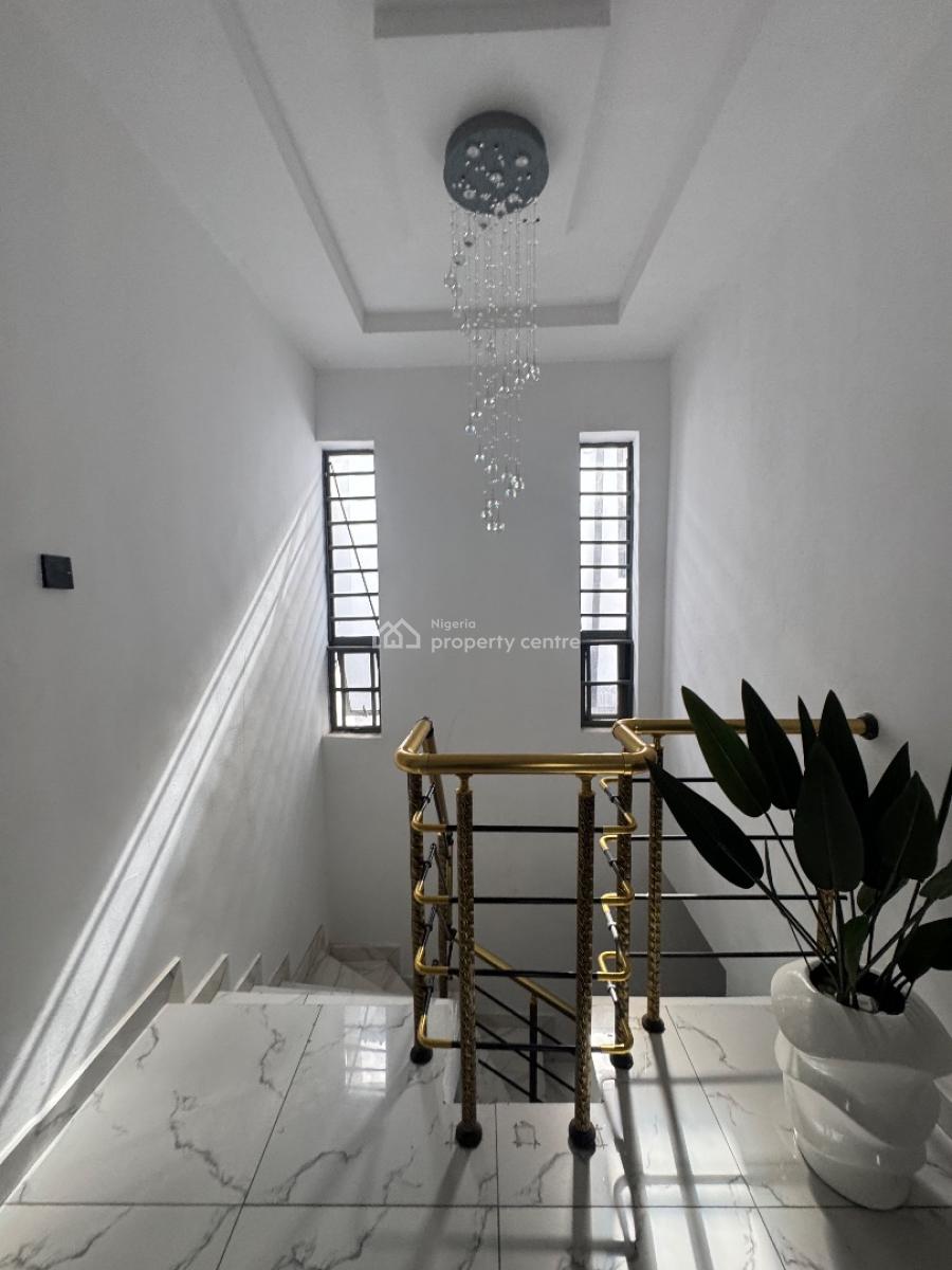 Super Distress 4bedroom Detached Duplex with Bq, Ikota, Lekki, Lagos, Detached Duplex for Sale