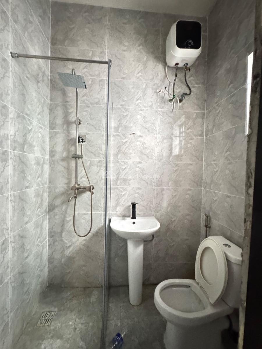 Super Distress 4bedroom Detached Duplex with Bq, Ikota, Lekki, Lagos, Detached Duplex for Sale