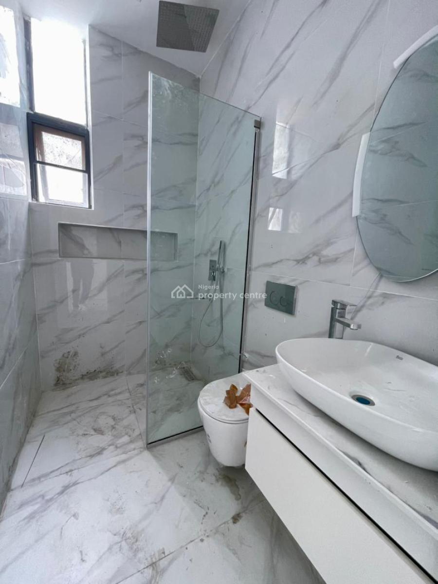 2 Bedroom Apartment with Gym and Swimming Pool*, Lekki Phase 1, Lekki, Lagos, Flat / Apartment for Sale