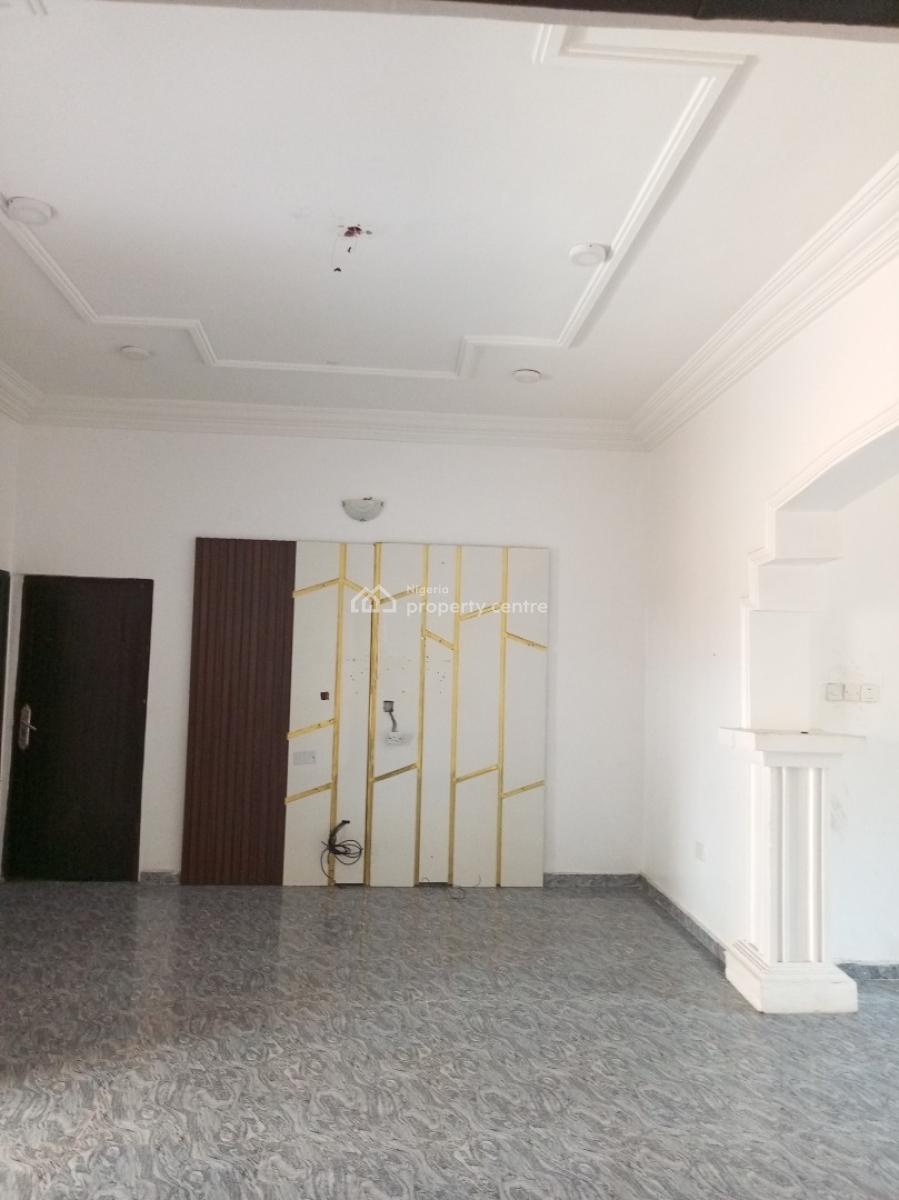 Refurbished 3 Bedroom Luxury Apartment, Phase 2 Mini Estate, Oribanwa, Ibeju Lekki, Lagos, Flat / Apartment for Rent