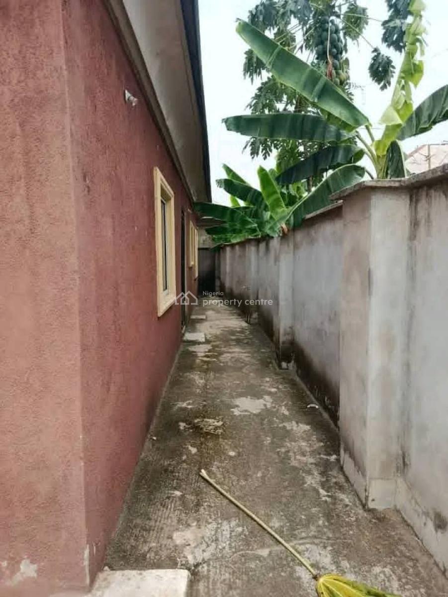 a Spacious Three (3) Bedrooms Flat, Stadium Road, Uyo, Akwa Ibom, House for Rent