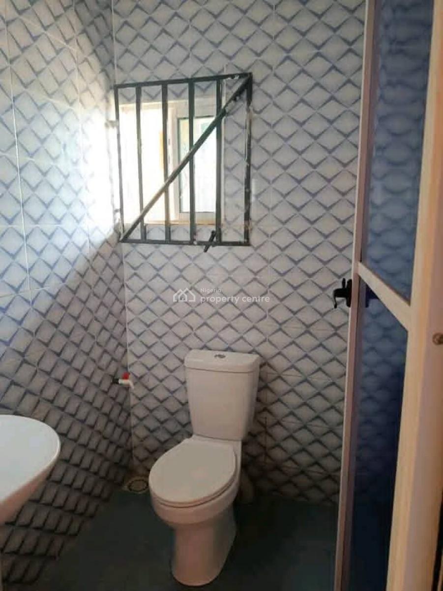 a Spacious Three (3) Bedrooms Flat, Stadium Road, Uyo, Akwa Ibom, House for Rent