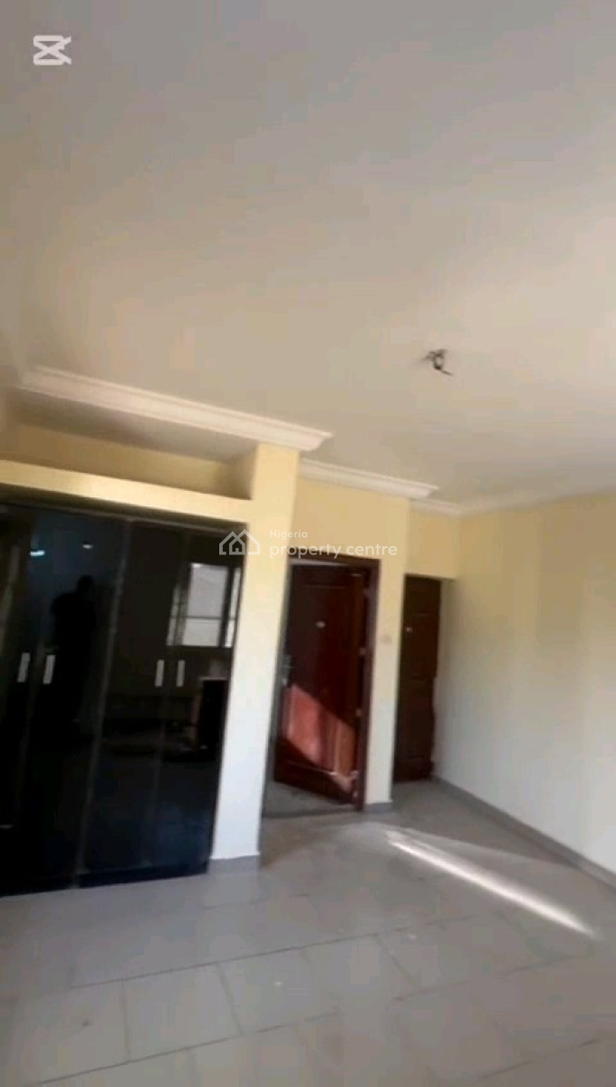 Spacious Ultrawide 3-bedroom Flat on The Top Floor -- Kaura District, Kaura, Abuja, Flat / Apartment for Rent