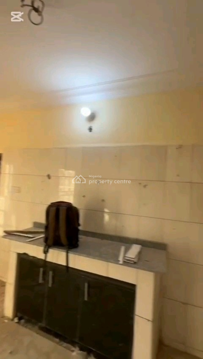 Spacious Ultrawide 3-bedroom Flat on The Top Floor -- Kaura District, Kaura, Abuja, Flat / Apartment for Rent