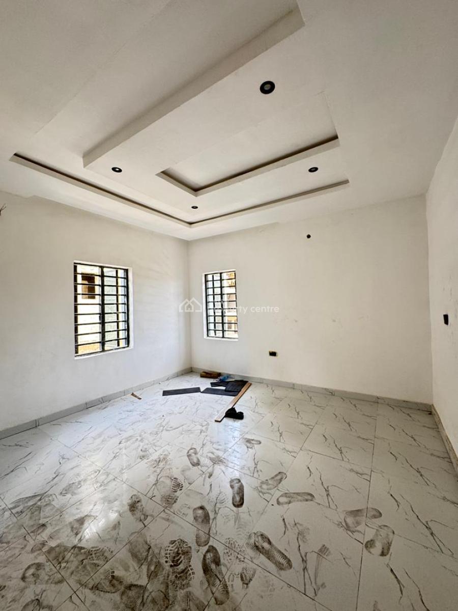 Lovely 2 Bedroom with Both Open & Close Plan Kitchen, Yaba, Lagos, Flat / Apartment for Sale