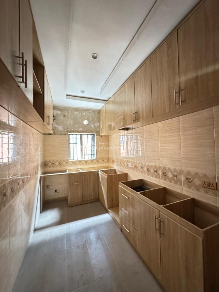 Lovely 2 Bedroom Apartment in a Serene Environment, Surulere, Lagos, Flat / Apartment for Sale