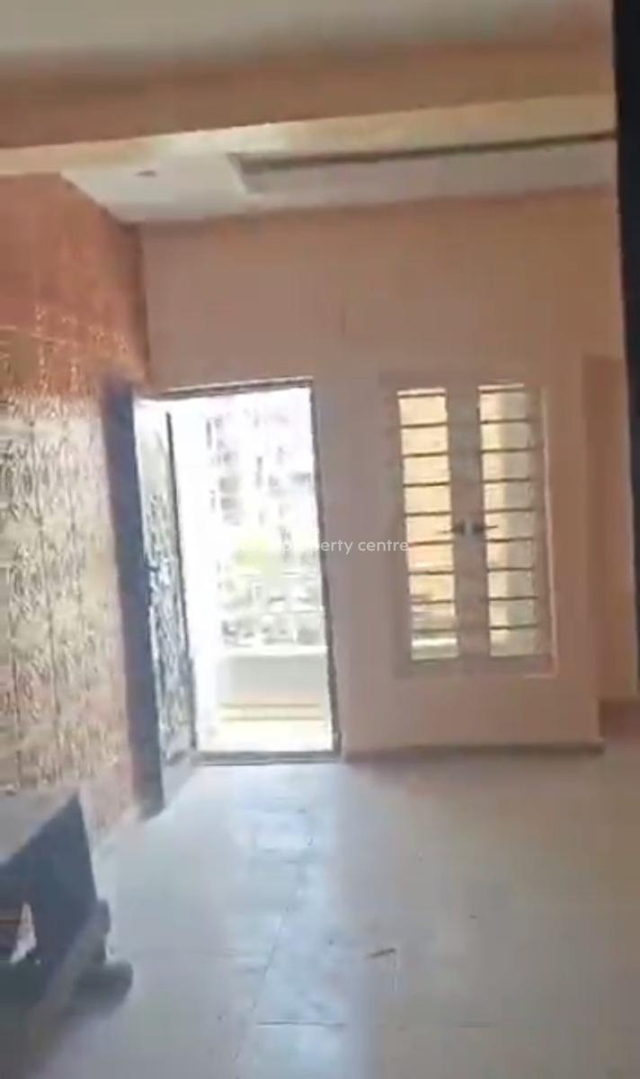 Spacious Standard Decent Two Bedroom Apartment, Jibowu, Yaba, Lagos, Flat / Apartment for Rent