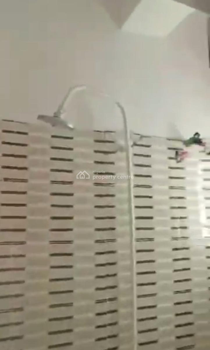 Spacious Standard Decent Two Bedroom Apartment, Jibowu, Yaba, Lagos, Flat / Apartment for Rent