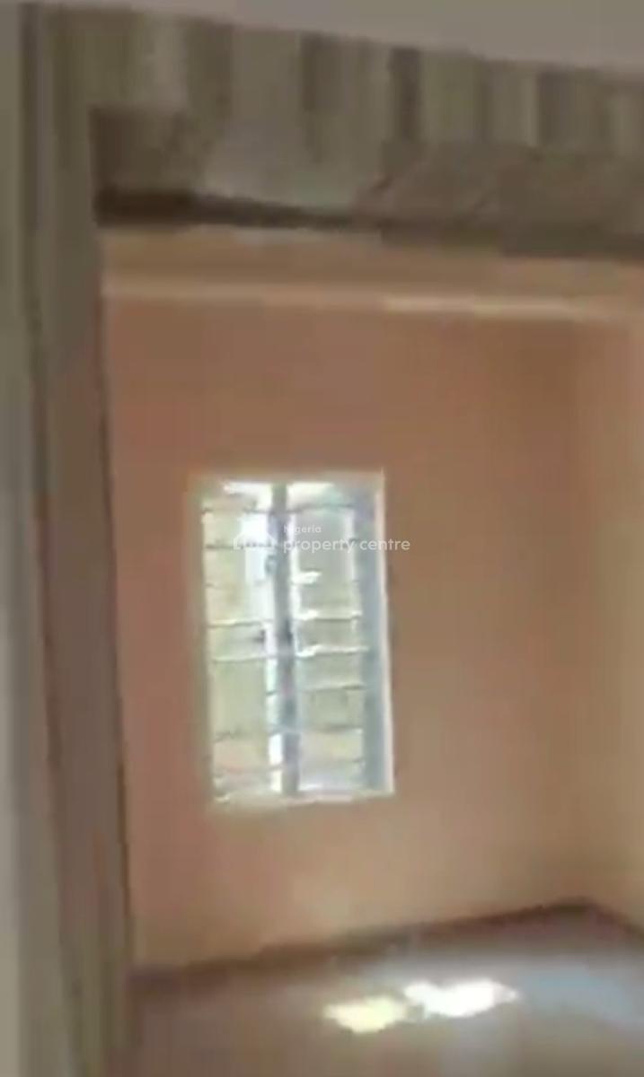 Spacious Standard Decent Two Bedroom Apartment, Jibowu, Yaba, Lagos, Flat / Apartment for Rent