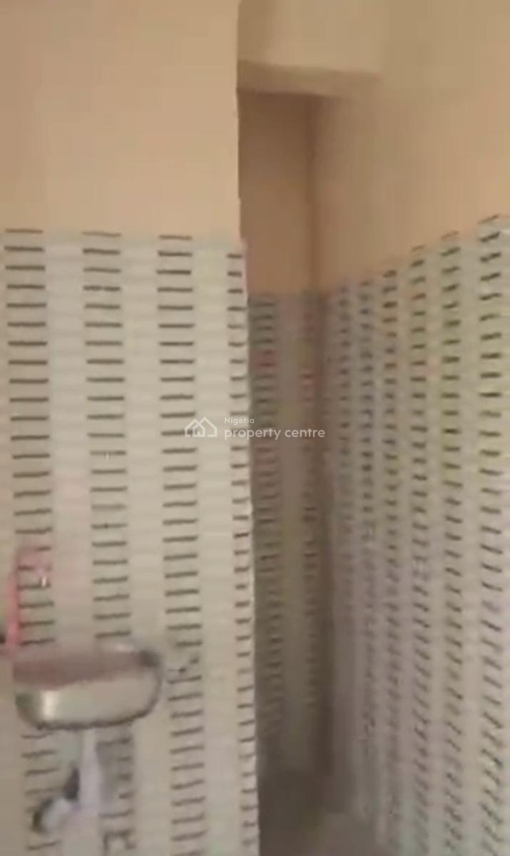 Spacious Standard Decent Two Bedroom Apartment, Jibowu, Yaba, Lagos, Flat / Apartment for Rent