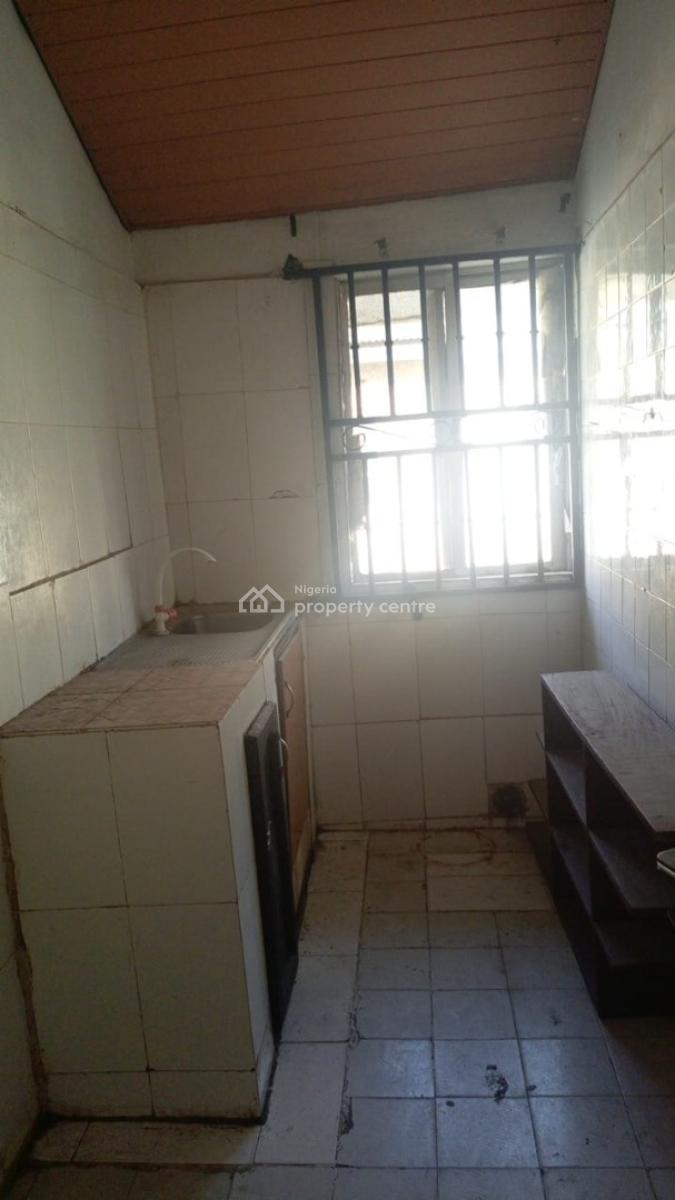 Standard 2-bedroom Apartment(upstairs), Magodo, Magodo, Lagos, Flat / Apartment for Rent