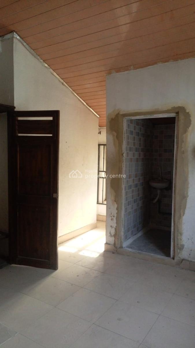 Standard 2-bedroom Apartment(upstairs), Magodo, Magodo, Lagos, Flat / Apartment for Rent