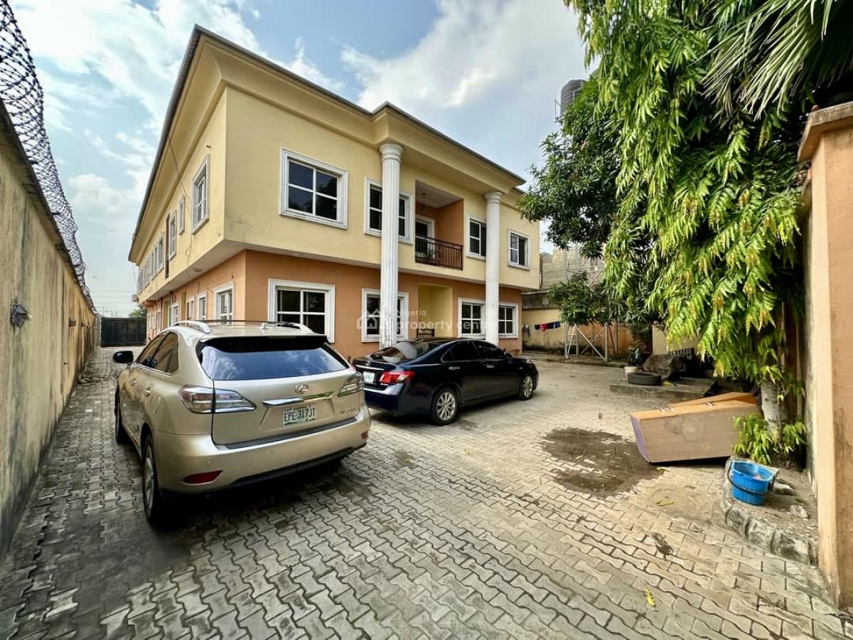 Well Built 3 Bedroom En-suite, Mobile Road, Ajah, Lagos, Flat / Apartment for Rent