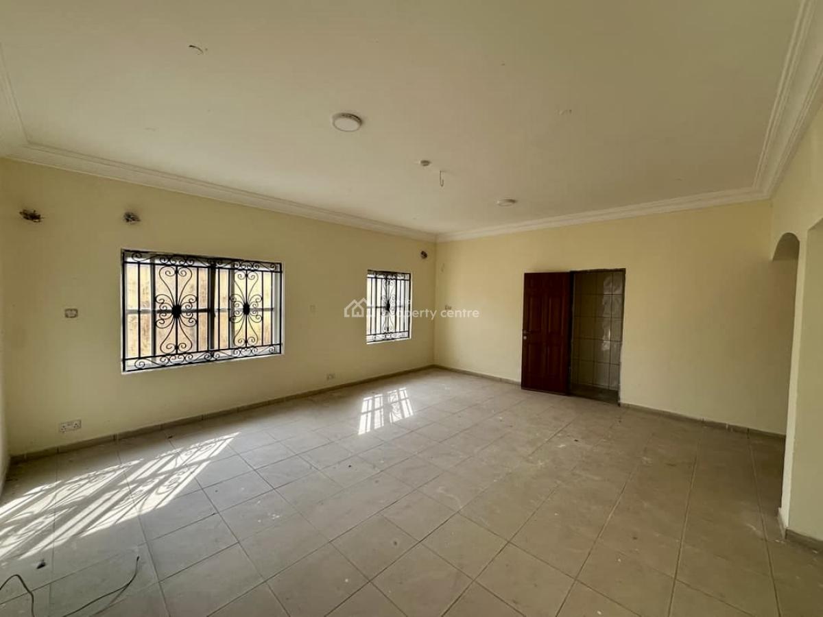 Well Built 3 Bedroom En-suite, Mobile Road, Ajah, Lagos, Flat / Apartment for Rent