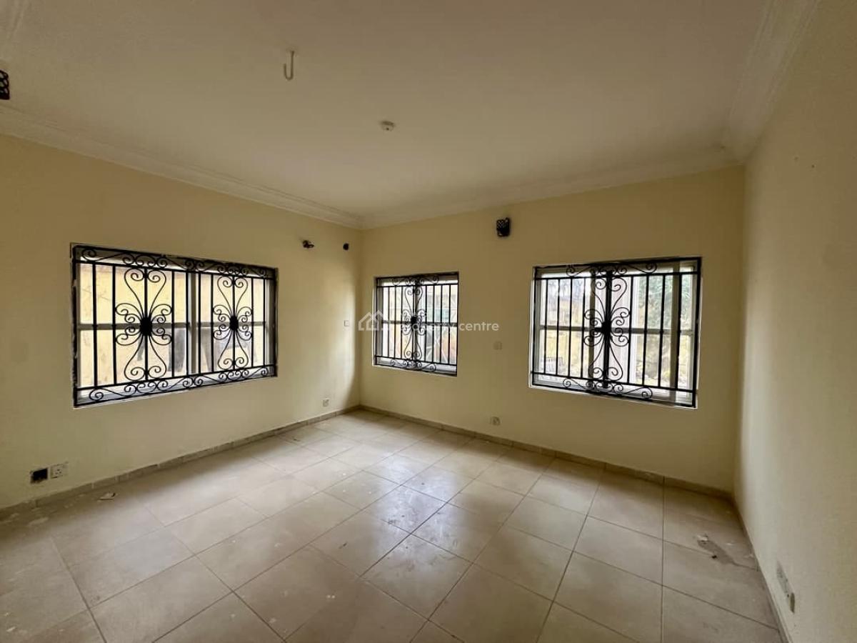 Well Built 3 Bedroom En-suite, Mobile Road, Ajah, Lagos, Flat / Apartment for Rent