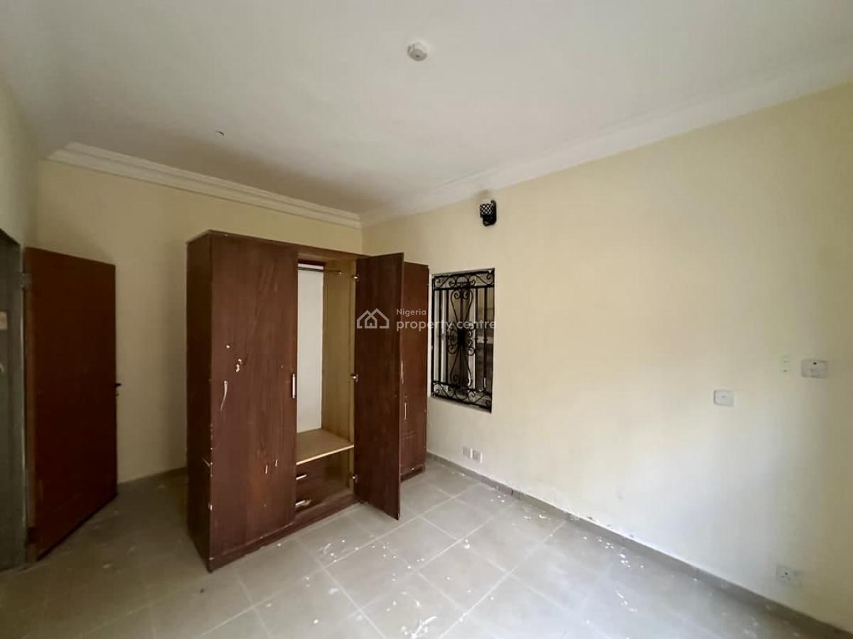 Well Built 3 Bedroom En-suite, Mobile Road, Ajah, Lagos, Flat / Apartment for Rent
