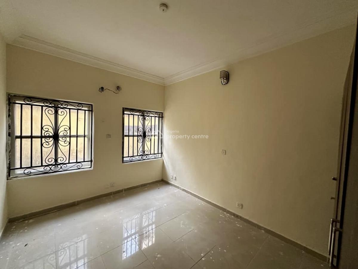Well Built 3 Bedroom En-suite, Mobile Road, Ajah, Lagos, Flat / Apartment for Rent