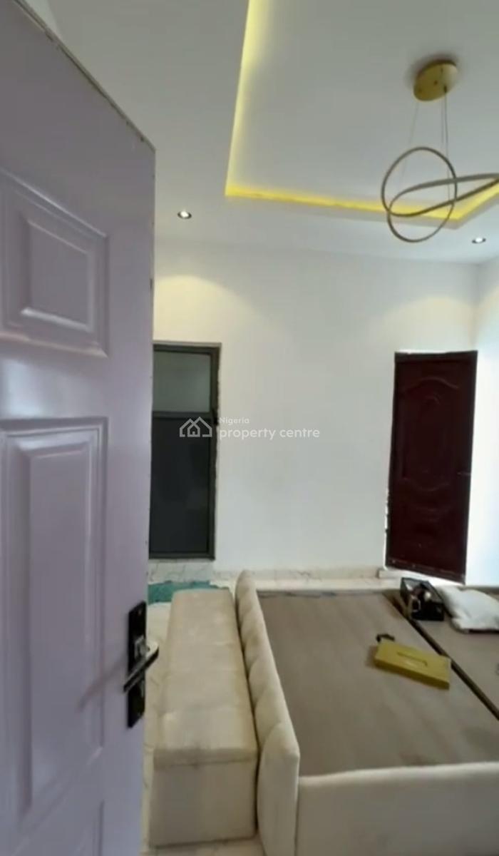 Luxury 2 Bedroom Apartment for 19 Years Lease, Off Pedro Road, Shomolu, Lagos, Flat / Apartment for Sale