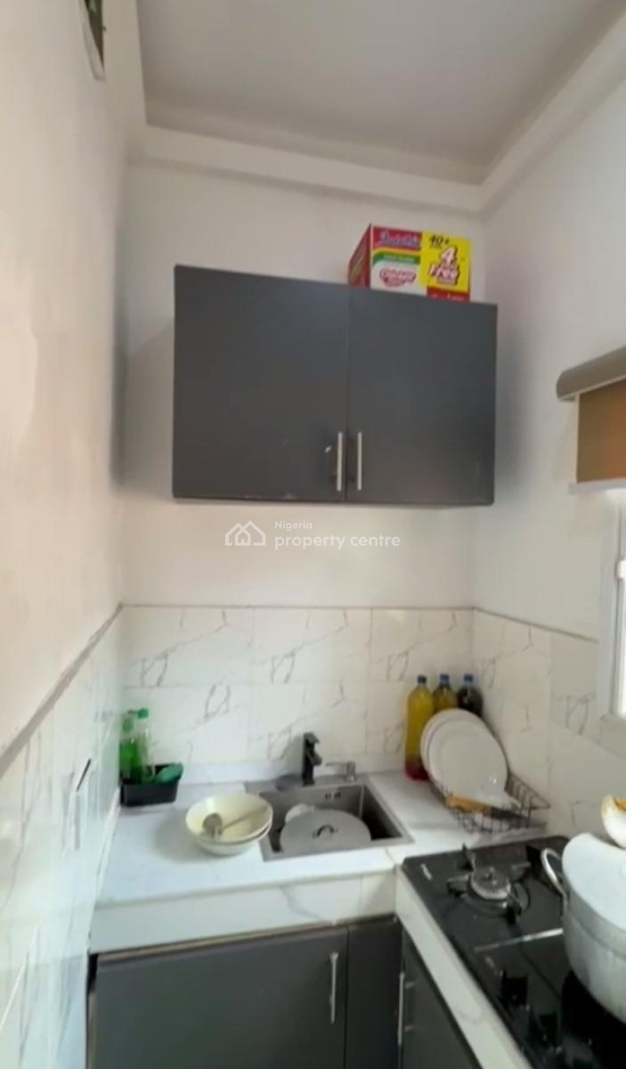 Luxury 2 Bedroom Apartment for 19 Years Lease, Off Pedro Road, Shomolu, Lagos, Flat / Apartment for Sale