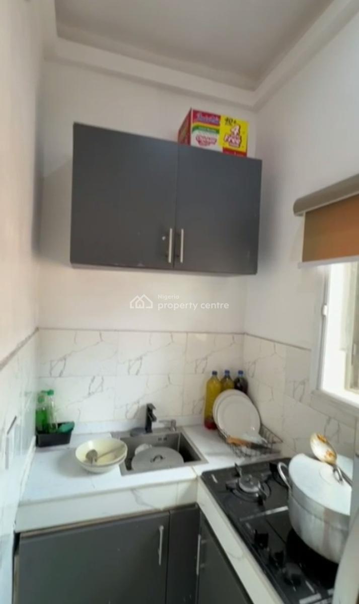 Luxury 2 Bedroom Apartment for 19 Years Lease, Off Pedro Road, Shomolu, Lagos, Flat / Apartment for Sale